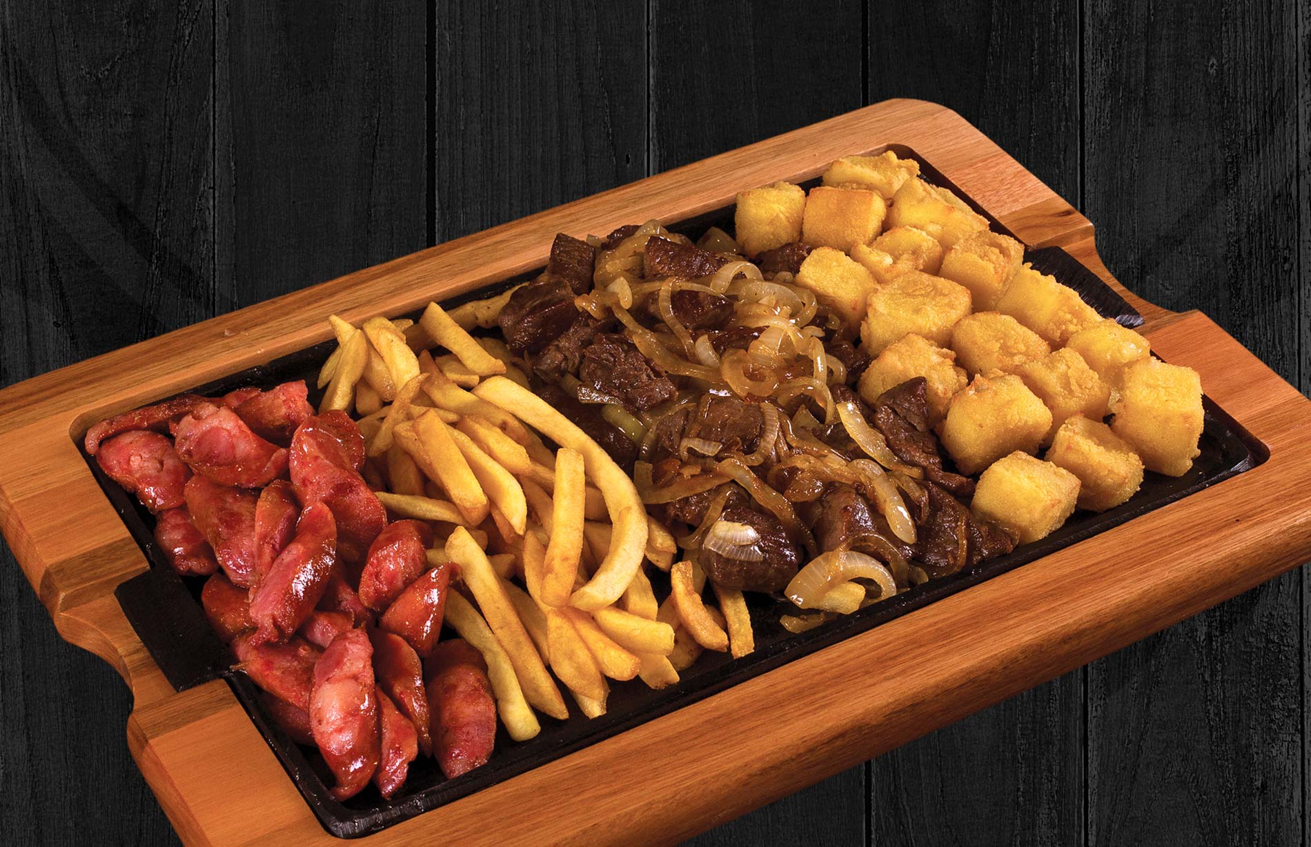 Alcatra com fritas, calabresa e mandioca